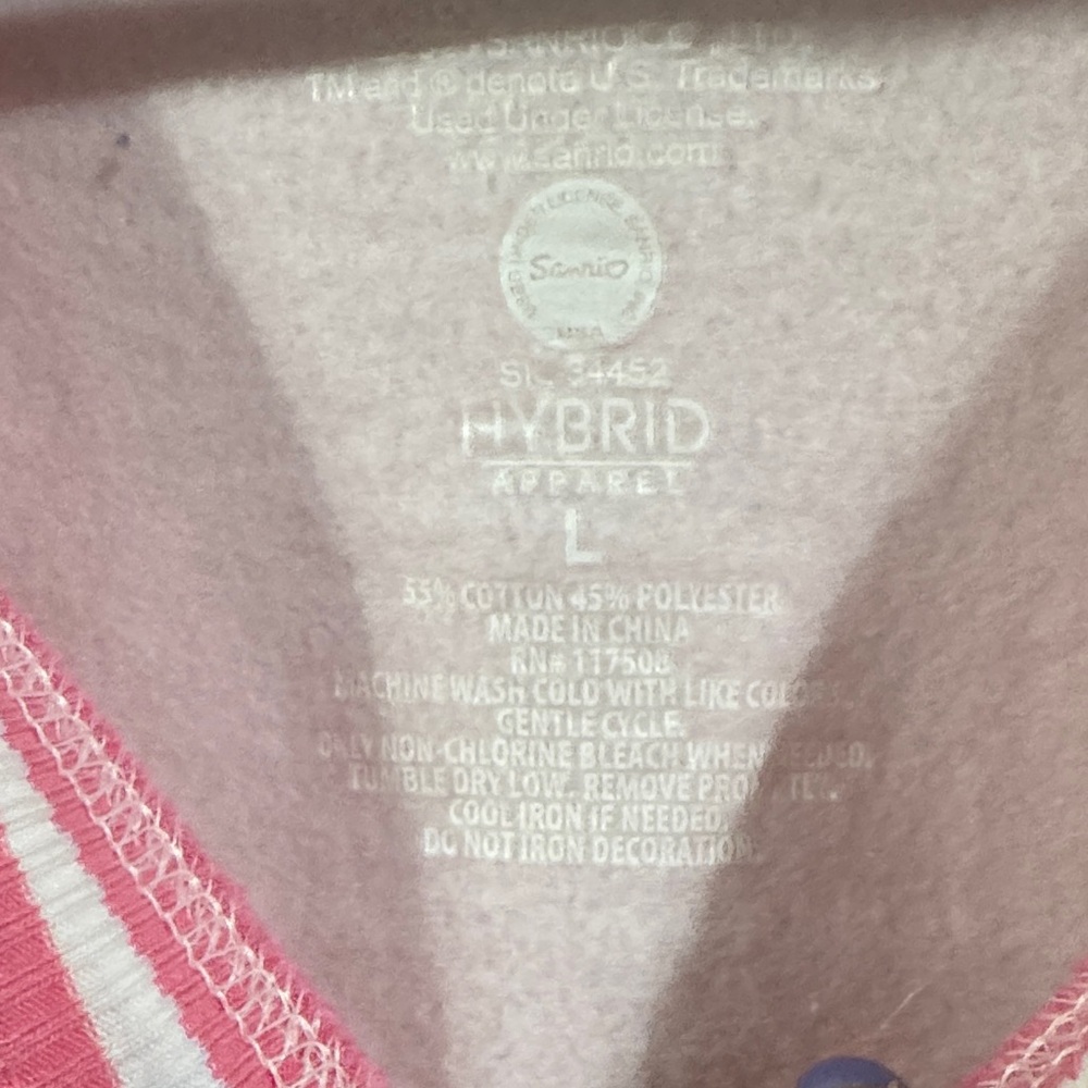 Size 1X Hello Kitty Two-Tone Pink Sweatshirt - Picture 4 of 4